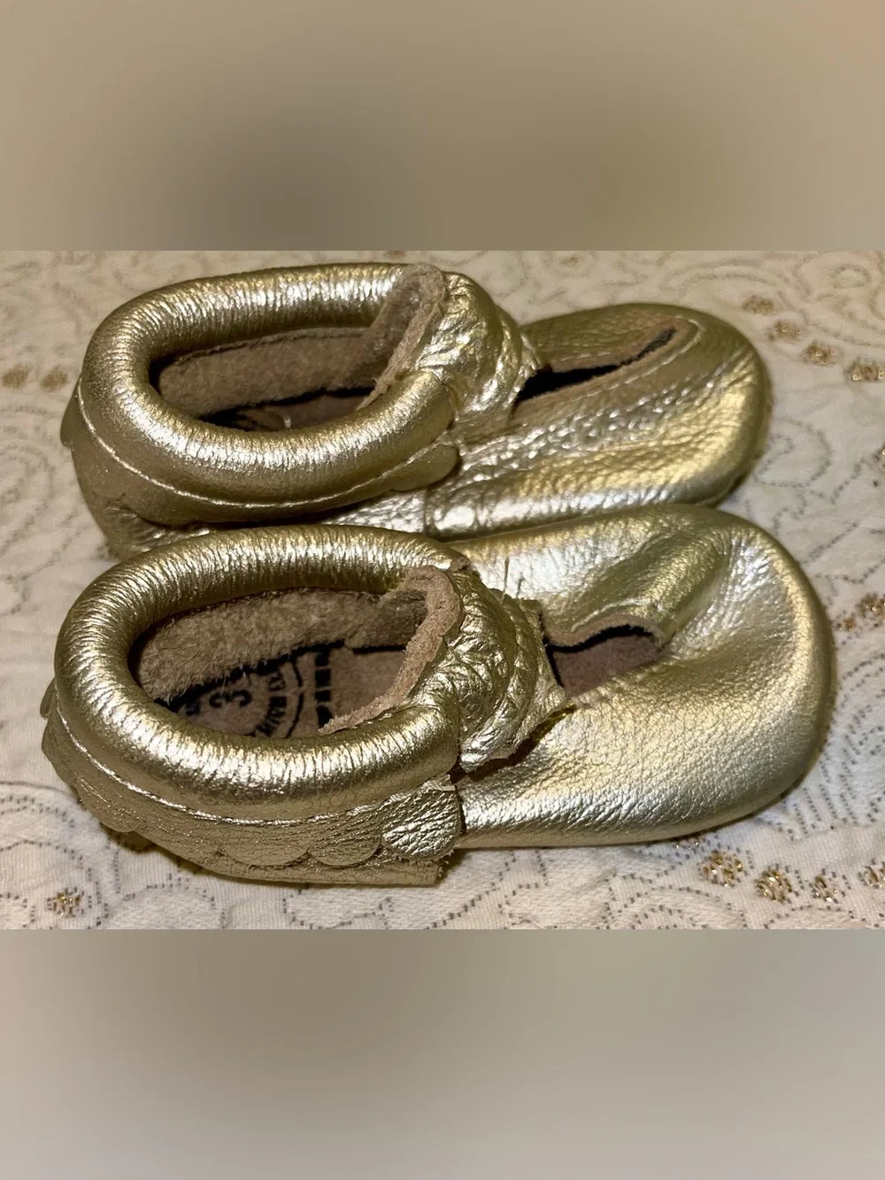 Freshly Picked baby metallic gold size 3 leather soft sole moccasin heart